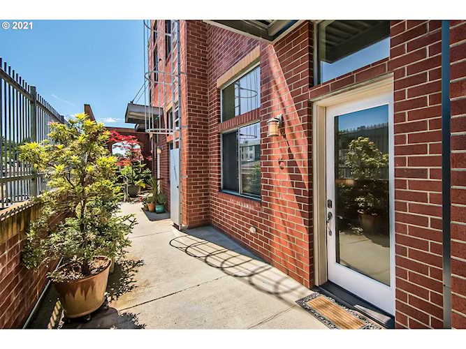 2006 SE Morrison St #C Portland, OR 97214