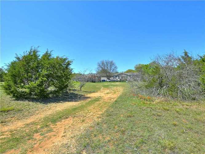 3505 County Road 200 Liberty Hill, TX 78642