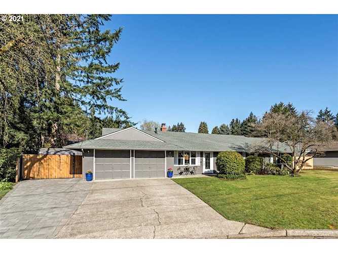 5978 Fernbrook Cir Lake Oswego, OR 97035