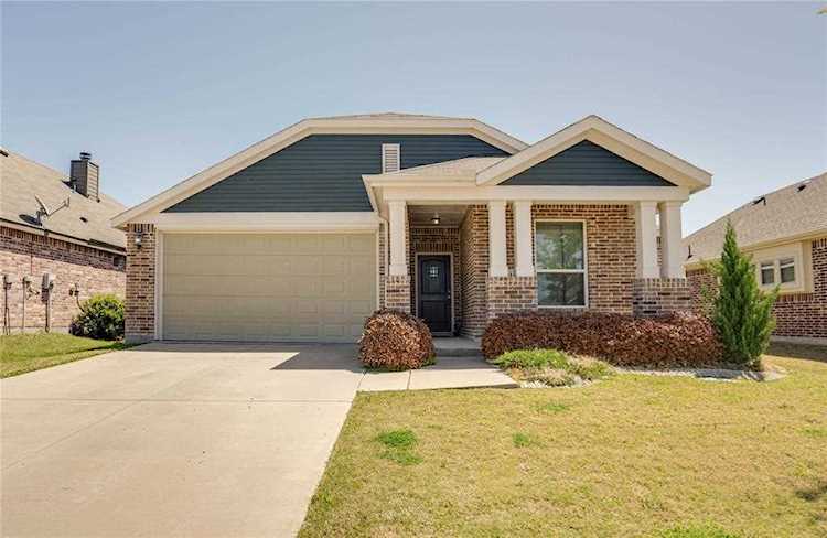 1101 Pigeon Hawk Drive Little Elm, TX 75068