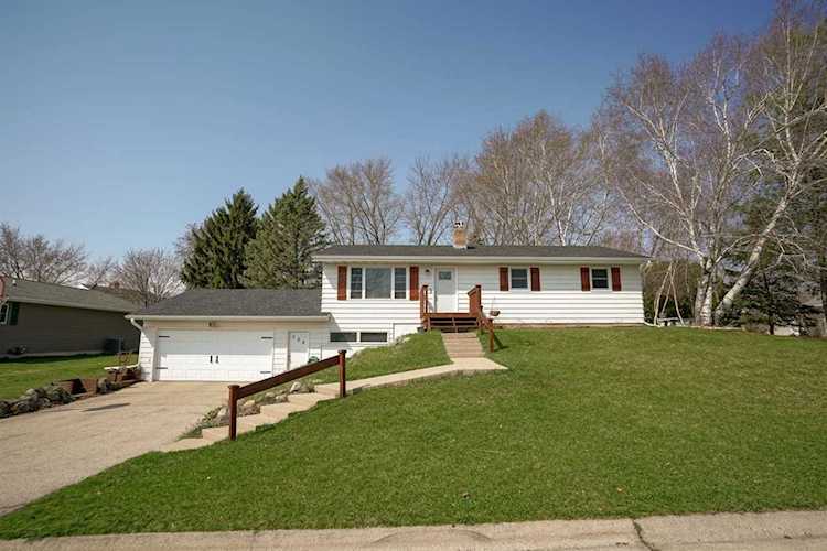 305 Indian Summer Rd Marshall, WI 53559