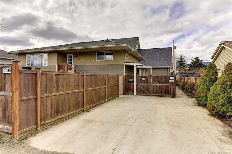 2210 Burnett Street Kelowna, BC V1Y2T6