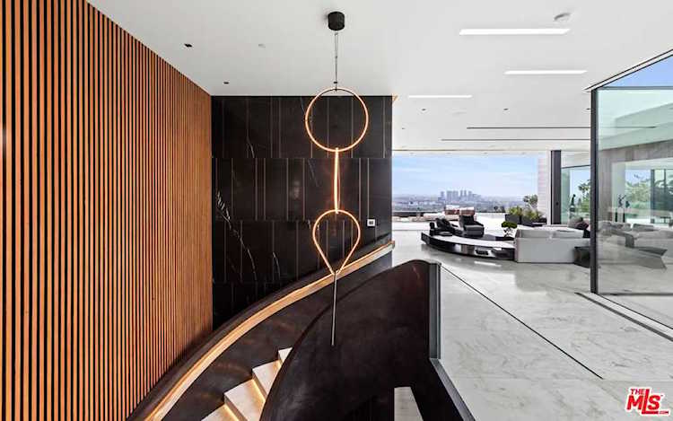 1108 Wallace Beverly Hills, CA 90210