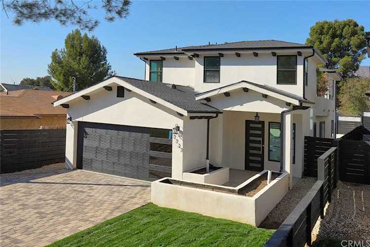 7727 Valmont, Sunland, CA 91040 | RubyHome Photo 1