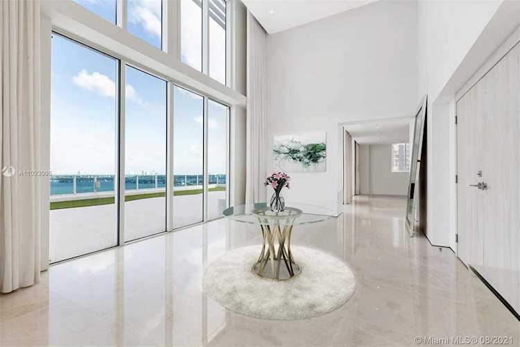 700 NE 25th St #PH 2 Miami, FL 33137