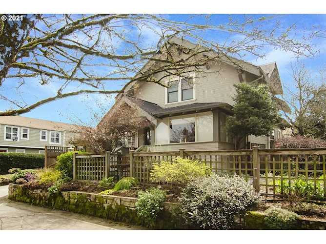 2306 NE Everett St Portland, OR 97232