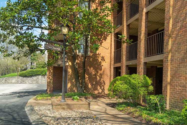 3198 Hillsboro Pike Nashville, TN 37215