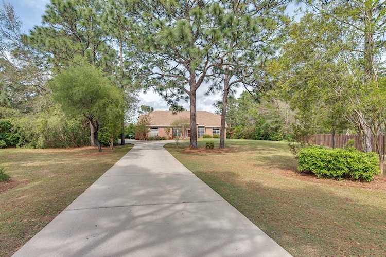 2580 Cove Road Navarre, FL 32566