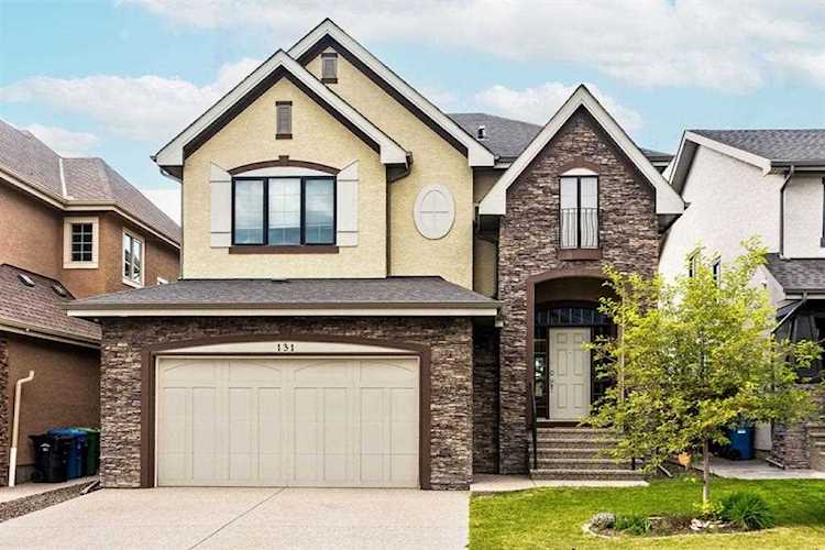 131 West Coach Way SW Calgary, AB T3H 0M8