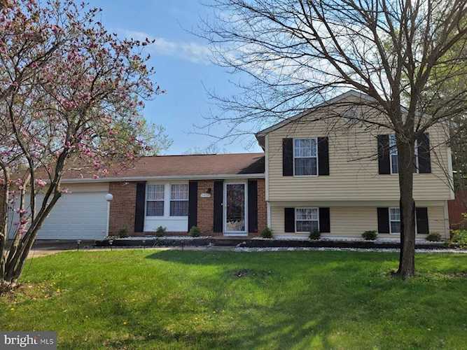 5456 Braddock Ridge Dr Centreville, VA 20120