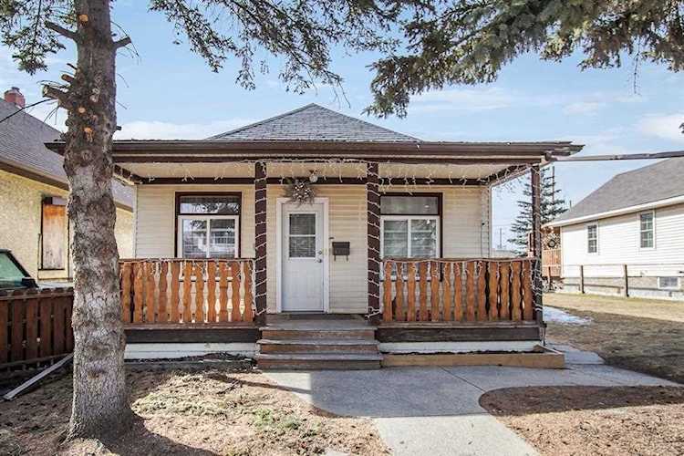 2229 15A St SE Calgary, AB t2g 3n2