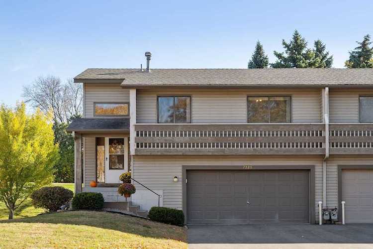 7225 Woodstock Curve #5 Bloomington, MN 55438