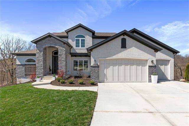 13856 Clear Creek Dr Parkville, MO 64152