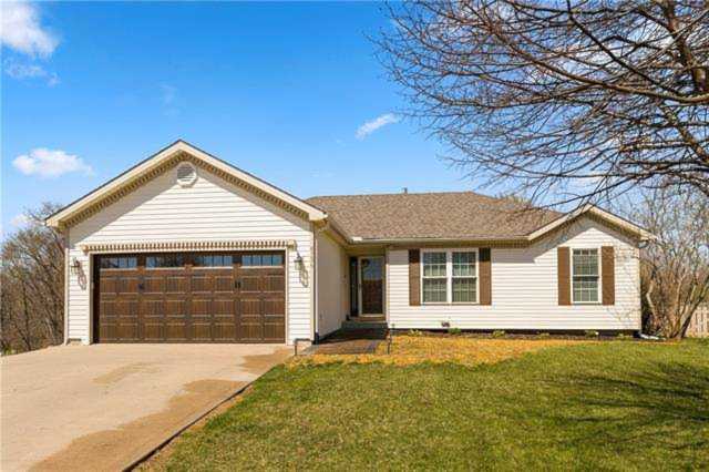 8736 N Arcola Ct Kansas City, MO 64153