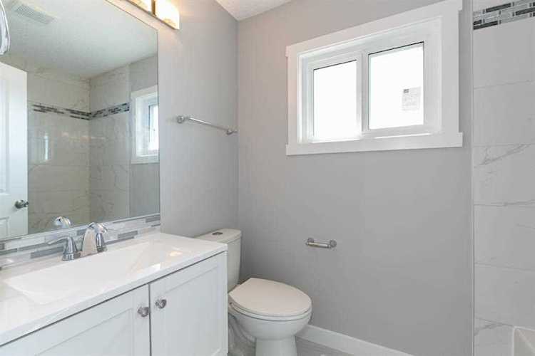 170 Pinehill Rd NE Calgary, AB T1Y 2C4