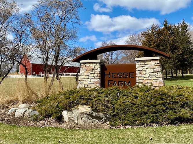 1571 Bluff Creek Drive Chanhassen, MN 55318