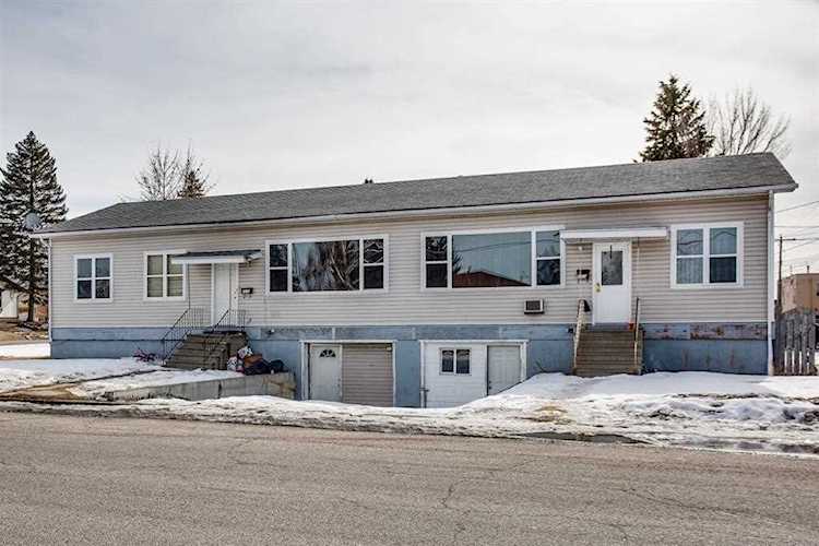 4913 & 4915 16 Ave SE Calgary, AB T2A 0P1