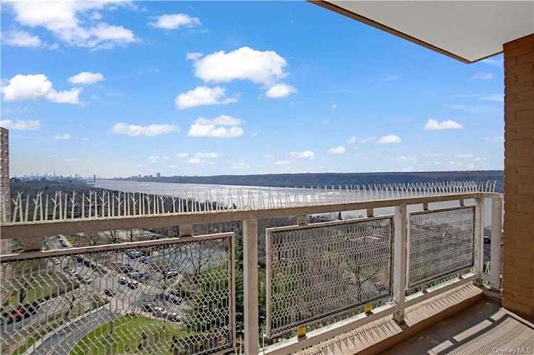 5900 Arlington Avenue #17S Bronx, NY 10471