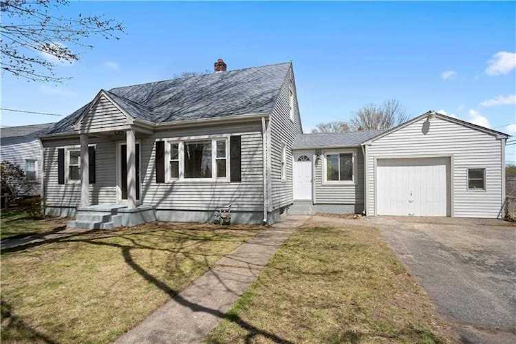 11 Massachusetts Ave Warwick, RI 02888