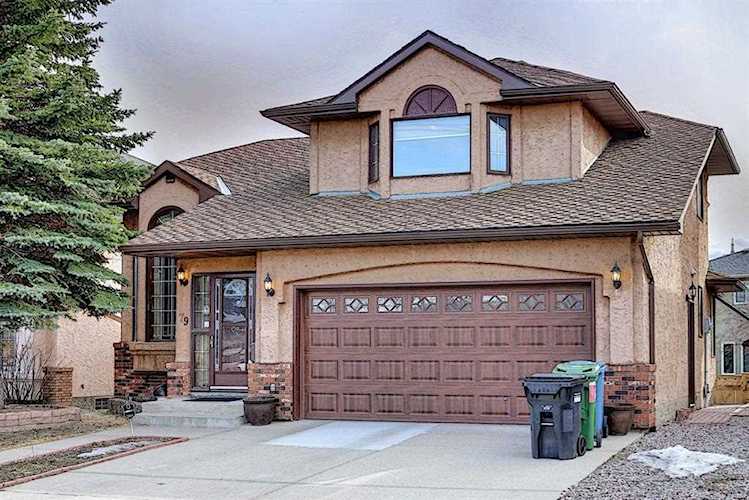 79 Silverstone Rd NW Calgary, AB T3B 4Y6