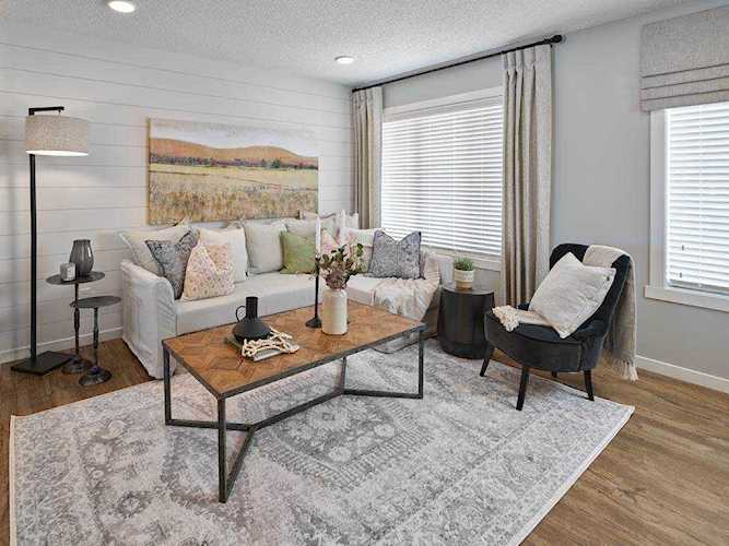 1077 Cy Becker Road Edmonton, AB T5Y 4A3