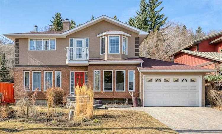 8131 33 Ave NW Calgary, AB T3B 1L5