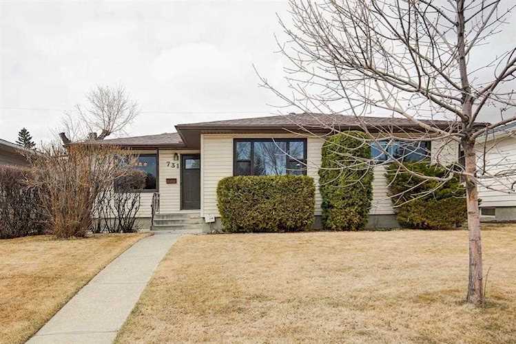 731 45 St SW Calgary, AB T3C 2B6