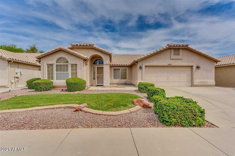 1834 W Leah Lane Gilbert, AZ 85233 | MLS 6219385 Photo 1