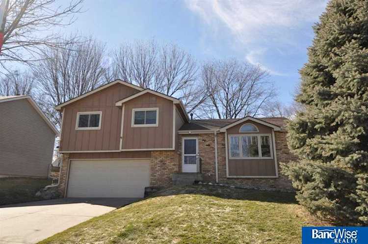 5111 S Windlesham Ct Lincoln, NE 68516 | MLS 22103393 Photo 1