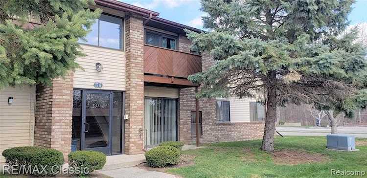 7717 Manor Cir Apt 102 Westland, MI 48185 | MLS 2210021406 Photo 1
