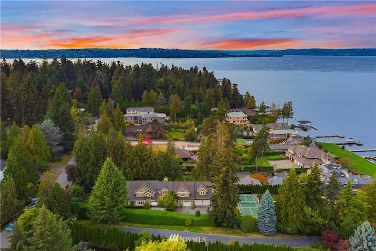 3240 78th Place NE Medina, WA 98039