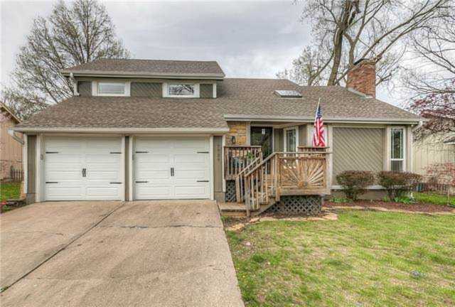 7739 Garnett St Lenexa, KS 66214