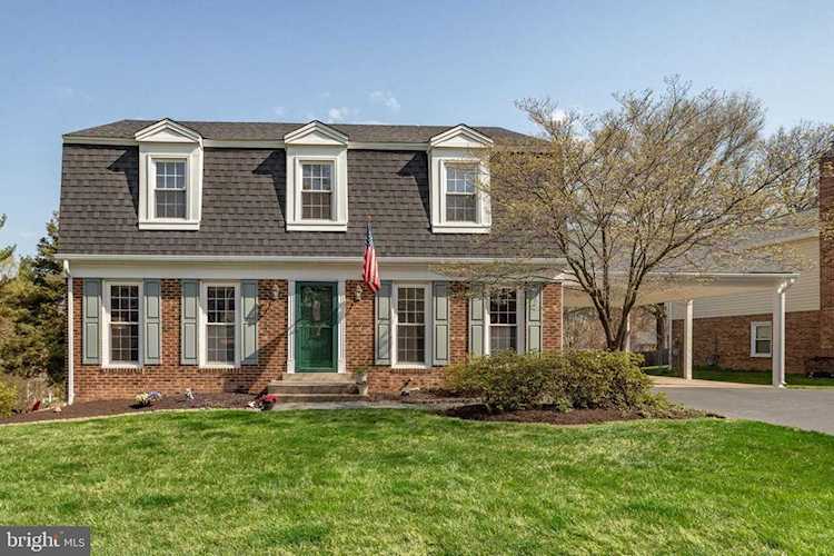 5528 Shooters Hill Ln Fairfax, VA 22032
