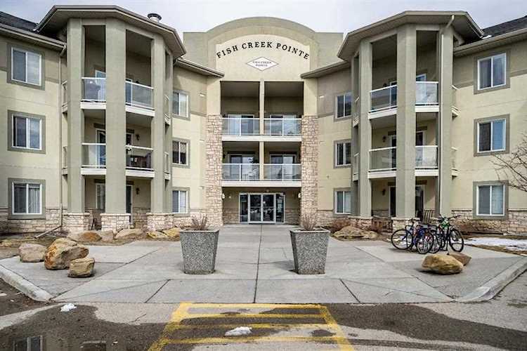 2518 Fish Creek Blvd SW #2105 Calgary, AB T2Y 4T6
