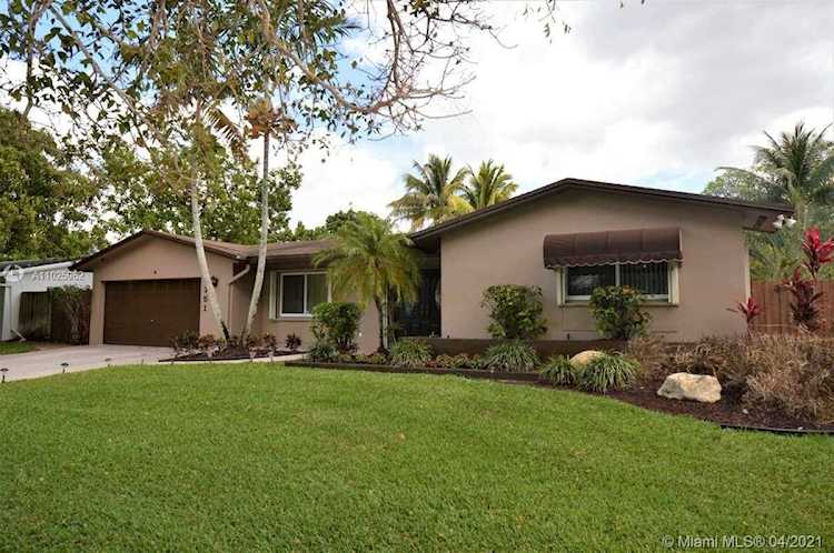 1751 NW 107th Ave Pembroke Pines, FL 33026