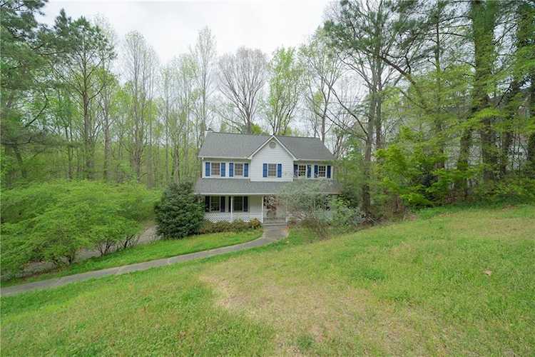 2122 Yorkshire Ct Woodstock, GA 30189