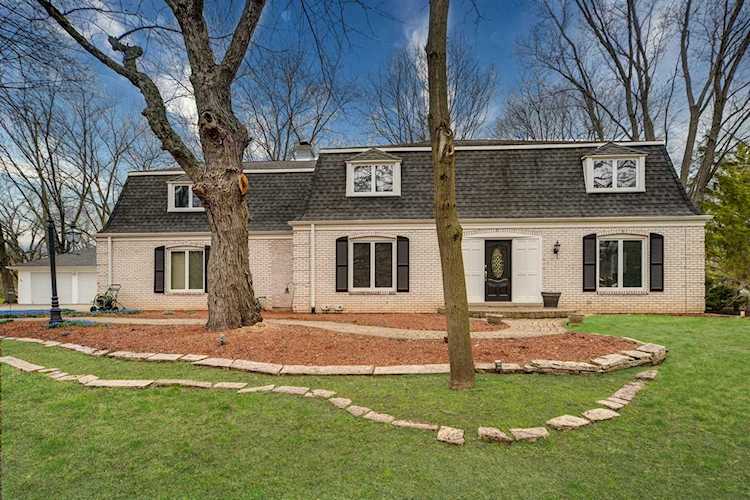 3611 Rolling Glen Dr Long Grove, IL 60047