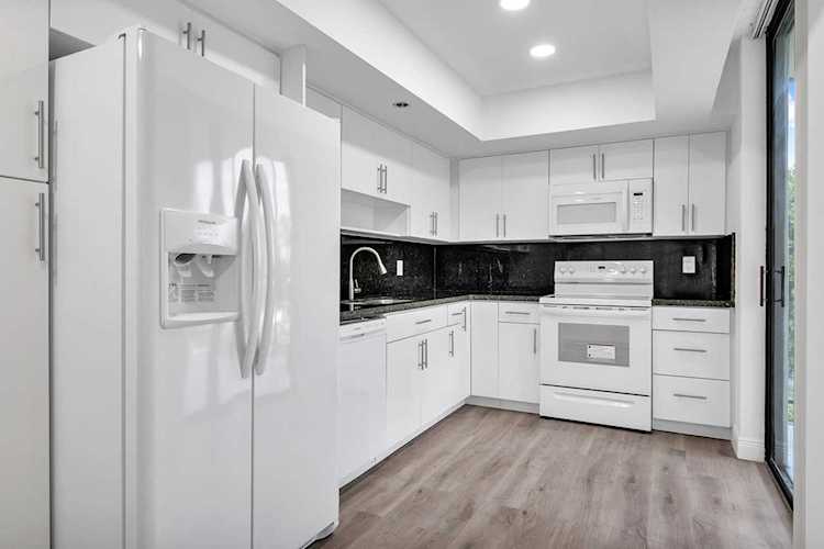 6895 Willow Wood Drive #1024 Boca Raton, FL 33434