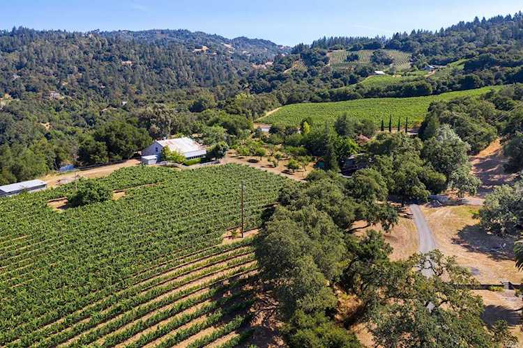 25900 Highland Ranch Road Cloverdale, CA 95425
