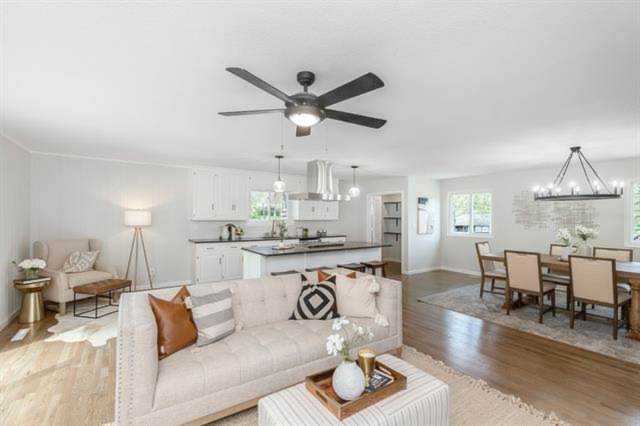 2215 W 103rd St Leawood, KS 66206
