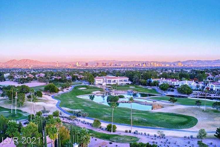 8941 Diamond Falls Dr Las Vegas, NV 89117