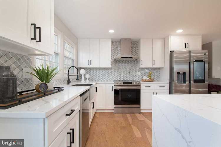 13102 Melville Ln Fairfax, VA 22033 | MLS ® VAFX1187098 Photo 1