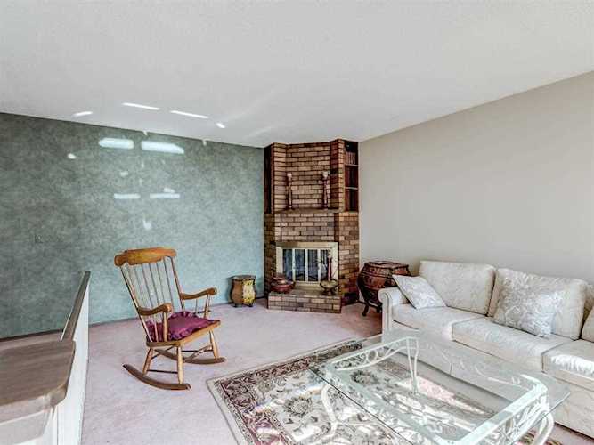 4515 45 St SW #205 Calgary, AB T3E 6K7