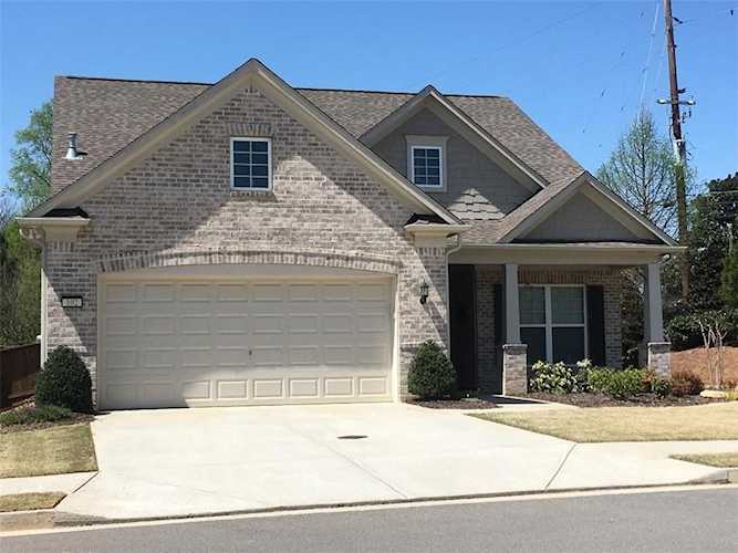 102 Wood Hollow Dr Woodstock, GA 30188