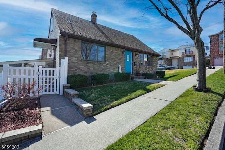 354 Marsan Dr Carlstadt Boro, NJ 07072