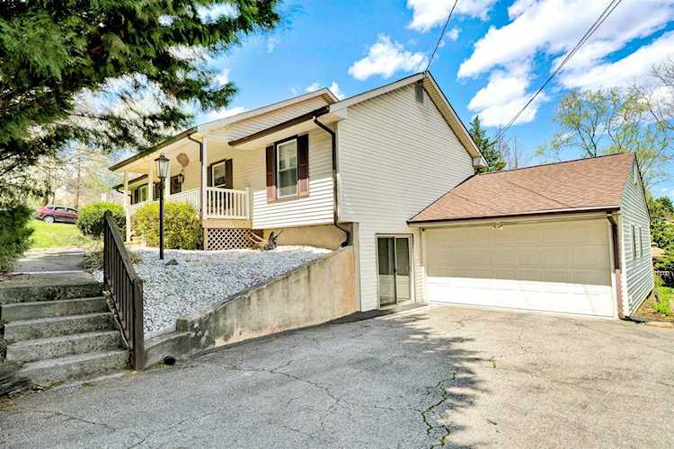 170 Cambridge Daleville, VA 24083