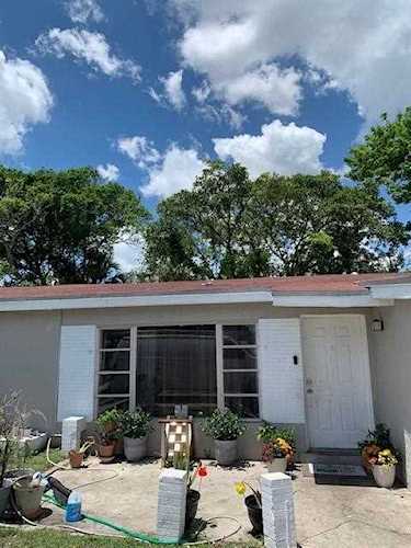 431 NW 39th Ave Lauderhill, FL 33311