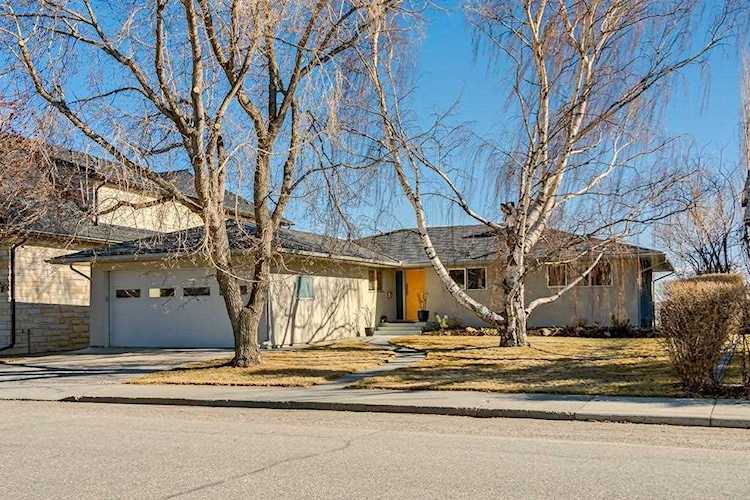 2003 Briar Crescent NW Calgary, AB T2N 3V6