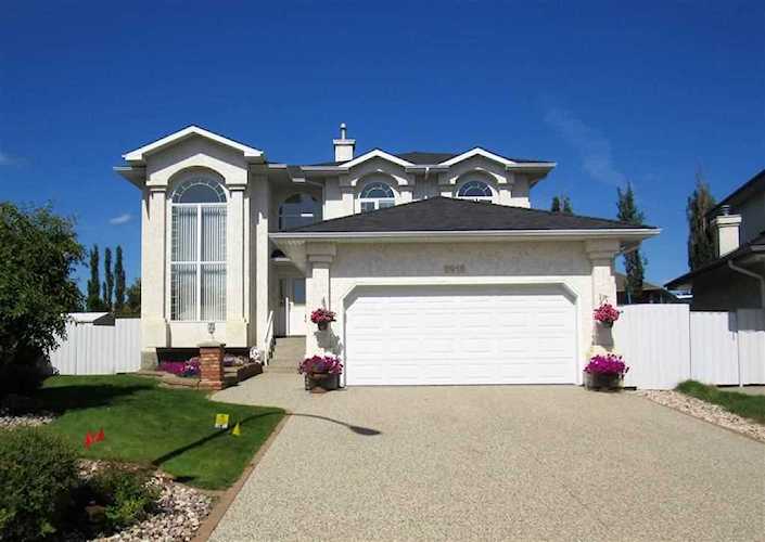 8918 159A Avenue Edmonton, AB T5Z 3E7