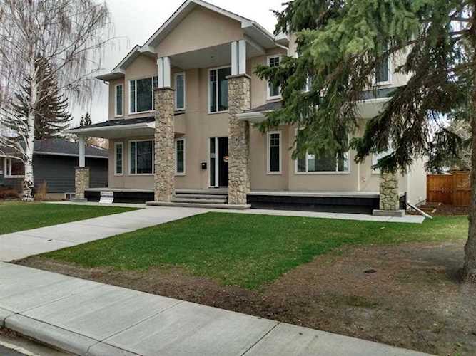 54 Malibou Rd SW Calgary, AB T2V 1W8